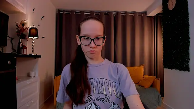 Snapshot of BettyBrowni chatting on 02/20/25, 04:03 BettyBrowni online show from 02/20/25, 04:03