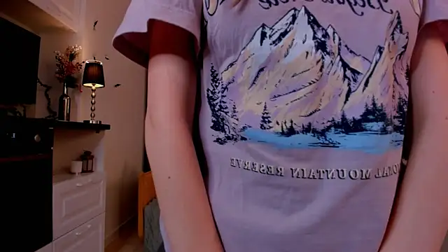 Snapshot of BettyBrowni chatting on 02/21/25, 01:22 BettyBrowni online show from 02/21/25, 01:22