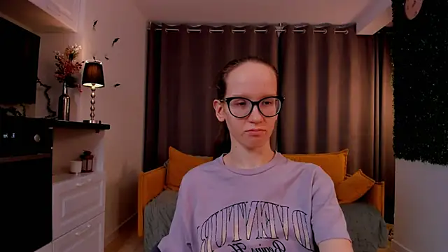 Snapshot of BettyBrowni chatting on 02/22/25, 04:09 BettyBrowni online show from 02/22/25, 04:09