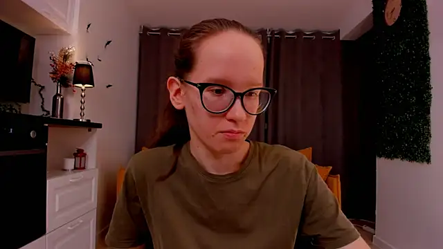 Snapshot of BettyBrowni chatting on 02/23/25, 01:24 BettyBrowni online show from 02/23/25, 01:24