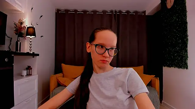 Snapshot of BettyBrowni chatting on 02/24/25, 04:04 BettyBrowni online show from 02/24/25, 04:04