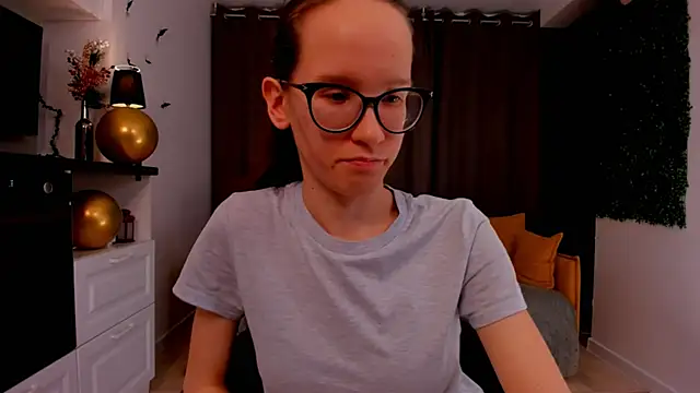 Snapshot of BettyBrowni chatting on 02/25/25, 01:20 BettyBrowni online show from 02/25/25, 01:20