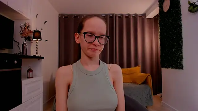 Snapshot of BettyBrowni chatting on 03/03/25, 01:21 BettyBrowni online show from 03/03/25, 01:21