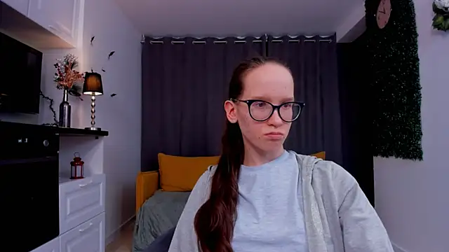 Snapshot of BettyBrowni chatting on 03/03/25, 10:10 BettyBrowni online show from 03/03/25, 10:10