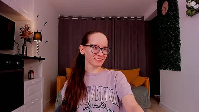 Snapshot of BettyBrowni chatting on 03/04/25, 04:09 BettyBrowni online show from 03/04/25, 04:09