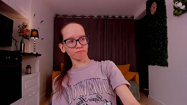 Snapshot of BettyBrowni chatting on 03/04/25, 07:11 BettyBrowni online show from 03/04/25, 07:11