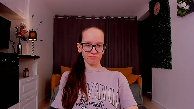 Snapshot of BettyBrowni chatting on 03/05/25, 01:21 BettyBrowni online show from 03/05/25, 01:21