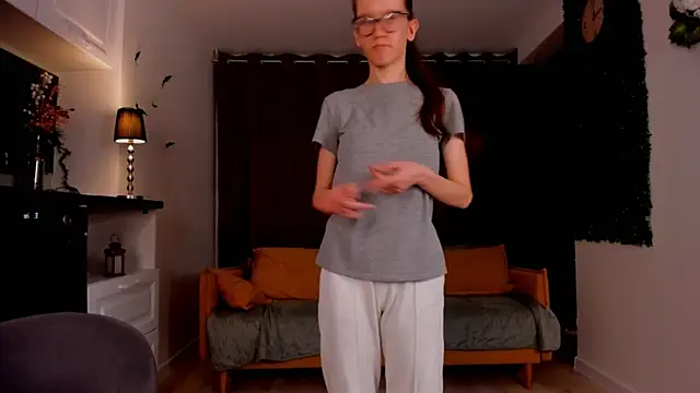 Snapshot of BettyBrowni chatting on 03/08/25, 10:13 BettyBrowni online show from 03/08/25, 10:13