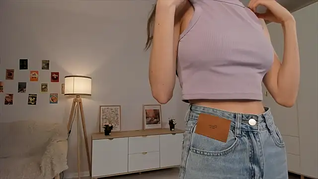 Snapshot of BettyBrowni chatting on 03/10/25, 10:13 BettyBrowni online show from 03/10/25, 10:13