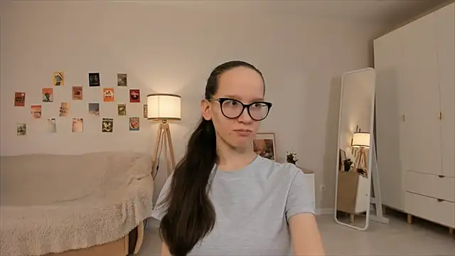 Snapshot of BettyBrowni chatting on 03/12/25, 04:13 BettyBrowni online show from 03/12/25, 04:13