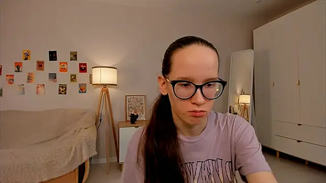 Snapshot of BettyBrowni chatting on 03/13/25, 04:12 BettyBrowni online show from 03/13/25, 04:12