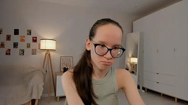 Snapshot of BettyBrowni chatting on 03/17/25, 07:15 BettyBrowni online show from 03/17/25, 07:15