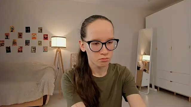 Snapshot of BettyBrowni chatting on 03/19/25, 04:13 BettyBrowni online show from 03/19/25, 04:13