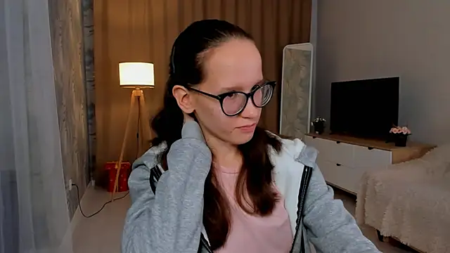 Snapshot of BettyBrowni chatting on 09/16/25, 04:08 BettyBrowni online show from 09/16/25, 04:08