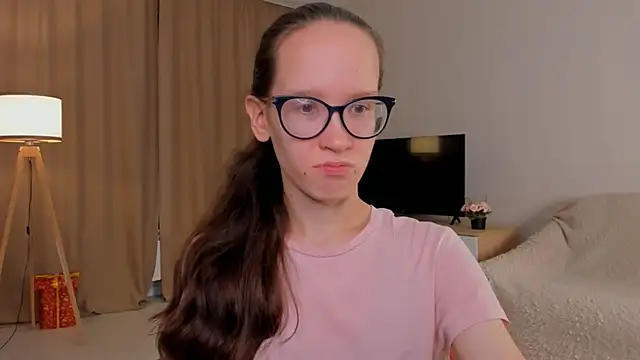 Snapshot of BettyBrowni chatting on 09/27/25, 04:12 BettyBrowni online show from 09/27/25, 04:12