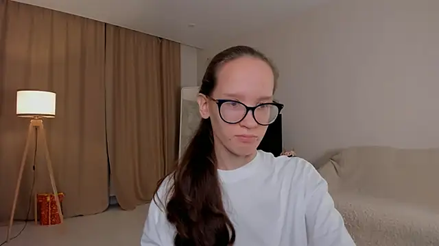 Snapshot of BettyBrowni chatting on 09/28/25, 04:12 BettyBrowni online show from 09/28/25, 04:12