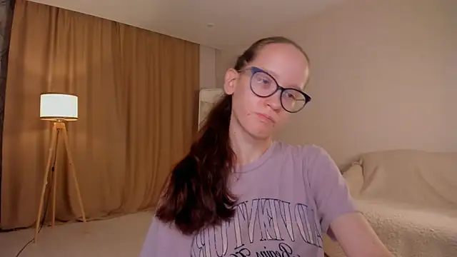 Snapshot of BettyBrowni chatting on 10/12/25, 04:06 BettyBrowni online show from 10/12/25, 04:06