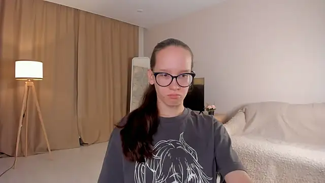 Snapshot of BettyBrowni chatting on 10/17/25, 04:09 BettyBrowni online show from 10/17/25, 04:09