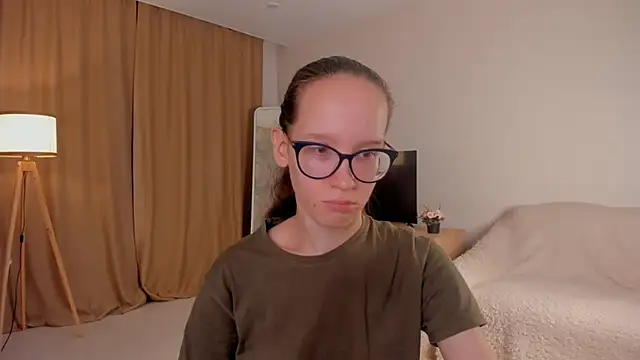 Snapshot of BettyBrowni chatting on 10/21/25, 04:51 BettyBrowni online show from 10/21/25, 04:51