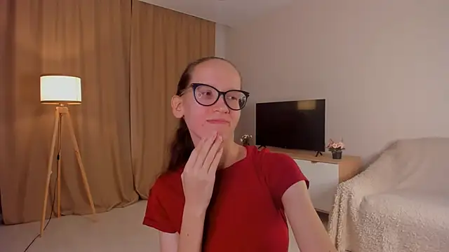 Snapshot of BettyBrowni chatting on 10/22/25, 04:18 BettyBrowni online show from 10/22/25, 04:18