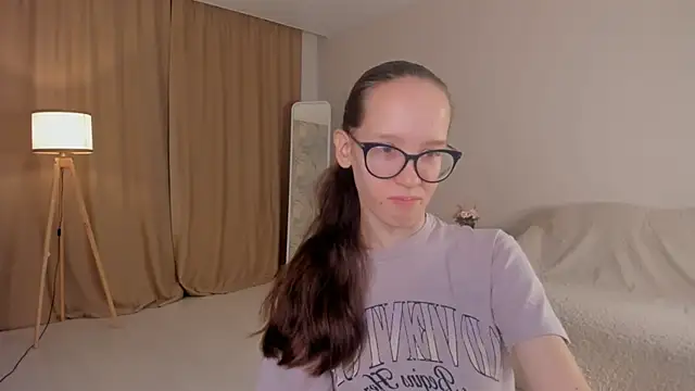 Snapshot of BettyBrowni chatting on 10/24/25, 04:25 BettyBrowni online show from 10/24/25, 04:25