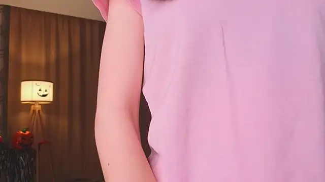 Snapshot of BettyBrowni chatting on 11/19/25, 04:07 BettyBrowni online show from 11/19/25, 04:07