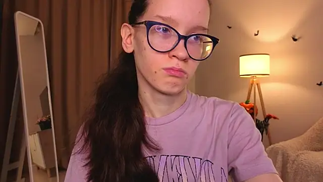 Snapshot of BettyBrowni chatting on 11/29/25, 04:10 BettyBrowni online show from 11/29/25, 04:10