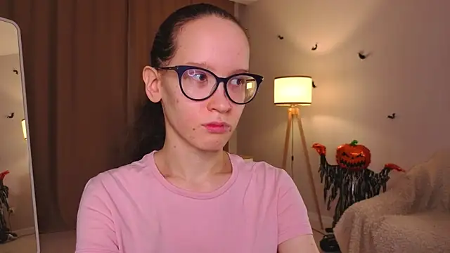 Snapshot of BettyBrowni chatting on 11/30/25, 04:11 BettyBrowni online show from 11/30/25, 04:11