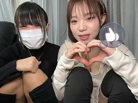 Snapshot of Riri__oo chatting on 01/11/25, 09:26 Riri oo online show from 01/11/25, 09:26