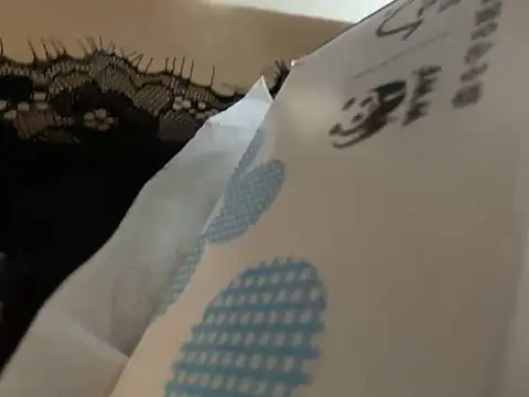 Snapshot of Riri__oo chatting on 03/04/25, 03:04 Riri oo online show from 03/04/25, 03:04