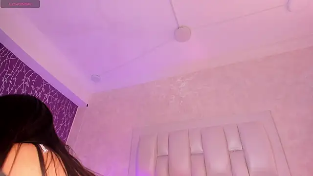 Snapshot of Paola__23 chatting on 02/19/26, 04:08 Paola 23 online show from 02/19/26, 04:08