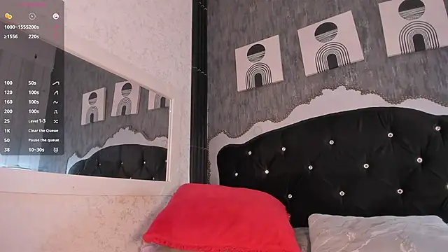 Snapshot of Paola__23 chatting on 04/14/26, 01:50 Paola 23 online show from 04/14/26, 01:50