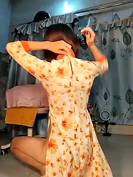 Snapshot of Kami_gaam chatting on 01/04/25, 04:01 Kami gaam online show from 01/04/25, 04:01