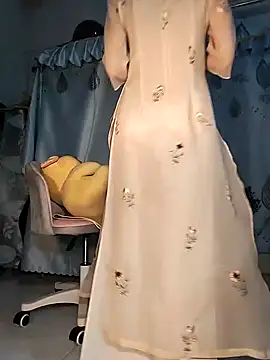 Snapshot of Kami_gaam chatting on 01/14/25, 10:34 Kami gaam online show from 01/14/25, 10:34