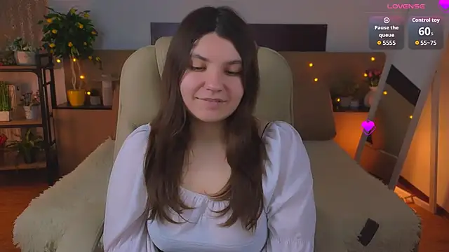 Snapshot of Viola__Shy chatting on 05/16/26, 07:34 Viola Shy online show from 05/16/26, 07:34