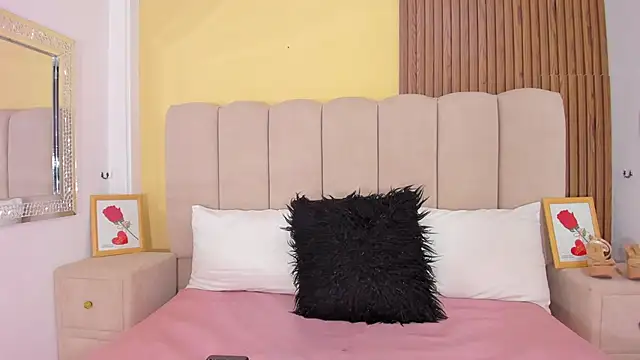 EmmyCruzZ online show from 02/28/25, 04:21