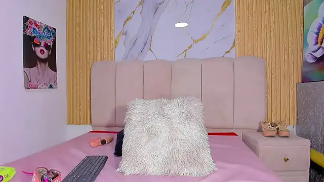 EmmyCruzZ online show from 03/11/25, 10:53