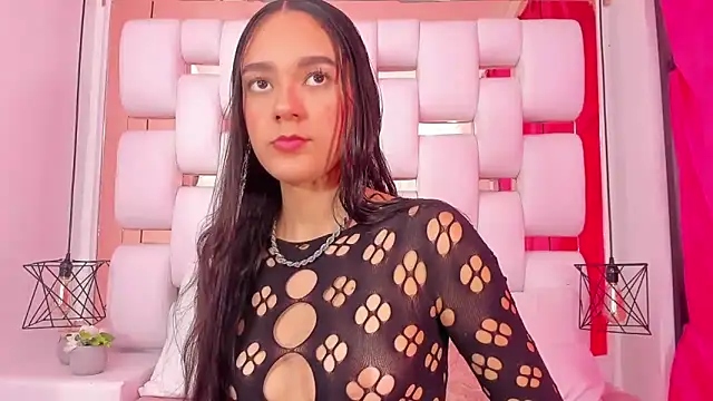 Snapshot of EmmyCruzZ chatting on 12/19/25, 06:59 EmmyCruzZ online show from 12/19/25, 06:59