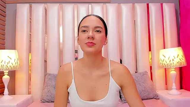 EmmyCruzZ online show from 02/13/26, 07:21