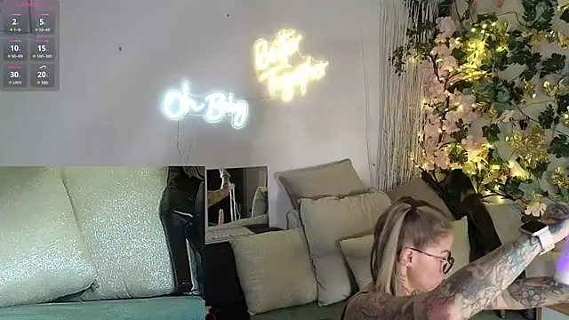 Snapshot of Tatjana_Sue chatting on 12/03/24, 07:55 Tatjana Sue online show from 12/03/24, 07:55