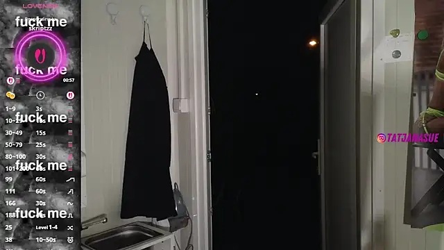 Snapshot of Tatjana_Sue chatting on 03/11/25, 10:53 Tatjana Sue online show from 03/11/25, 10:53