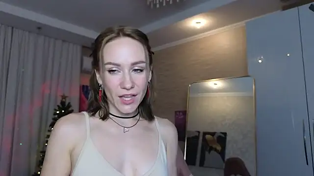 Snapshot of VeronicaRoss chatting on 12/21/24, 05:14 VeronicaRoss online show from 12/21/24, 05:14