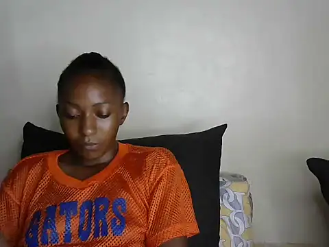 Snapshot of pretty_africanah chatting on 01/23/25, 06:45 pretty africanah online show from 01/23/25, 06:45