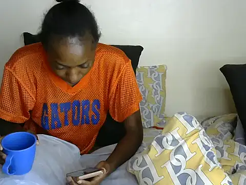 Snapshot of pretty_africanah chatting on 01/24/25, 07:30 pretty africanah online show from 01/24/25, 07:30