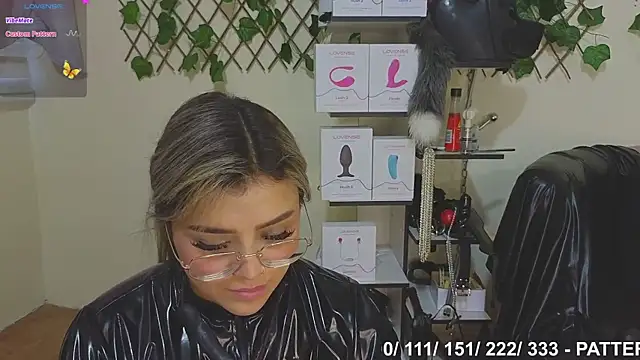 Snapshot of Sweett_Mollyy chatting on 03/02/25, 10:59 Sweett Mollyy online show from 03/02/25, 10:59