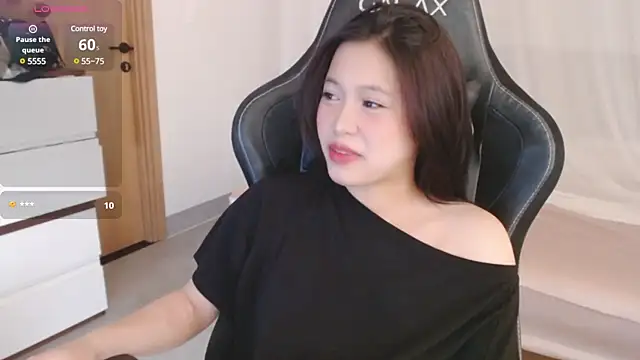 Lin SiYee online show from 03/02/25, 06:37