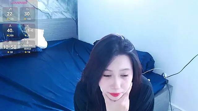 Lin SiYee online show from 10/28/25, 04:27