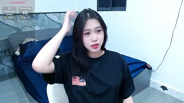 Lin SiYee online show from 11/25/25, 05:57