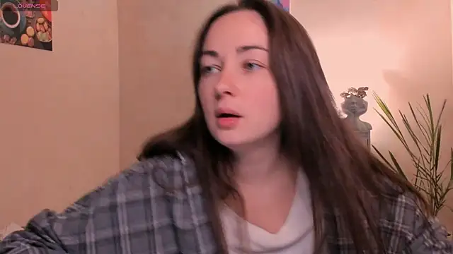 Snapshot of cClandesTina chatting on 10/25/25, 07:41 cClandesTina online show from 10/25/25, 07:41