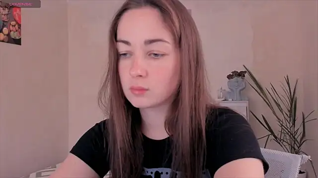 Snapshot of cClandesTina chatting on 11/04/25, 01:21 cClandesTina online show from 11/04/25, 01:21